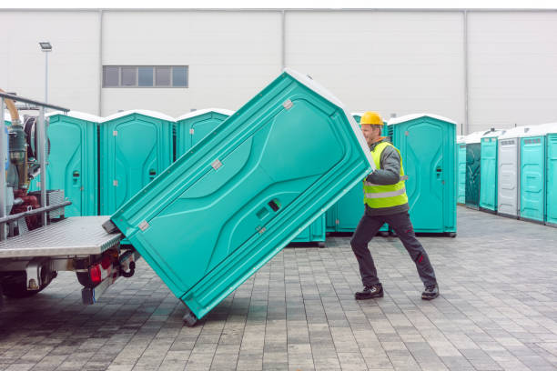 Best Porta potty delivery and setup  in Oakland City, IN