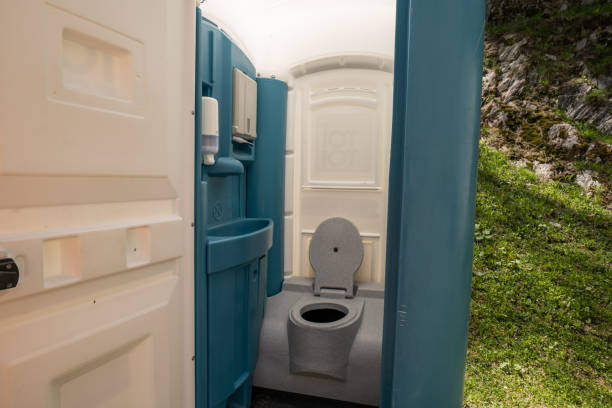 Best Portable bathroom rental  in Oakland City, IN