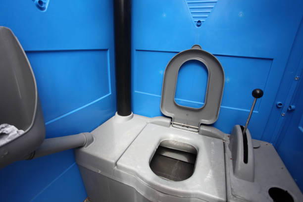 Porta potty delivery and setup in Oakland City, IN
